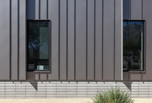 Charles-Schwab-Office-2-600x407